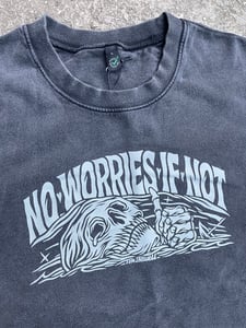 Image of ‘NO WORRIES’ Sweatshirt.