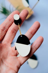 Image 5 of GENEVIÈVE