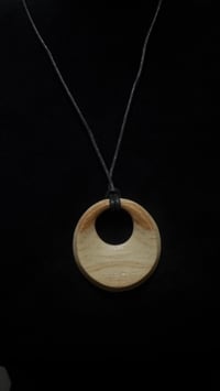 Round wood pendant
