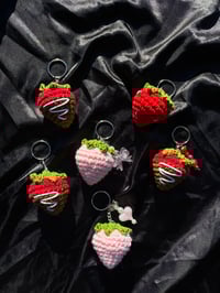 Strawberry keychain🍓