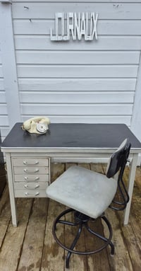 Image 1 of Petit bureau années 50 en métal