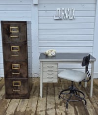 Image 7 of Petit bureau années 50 en métal