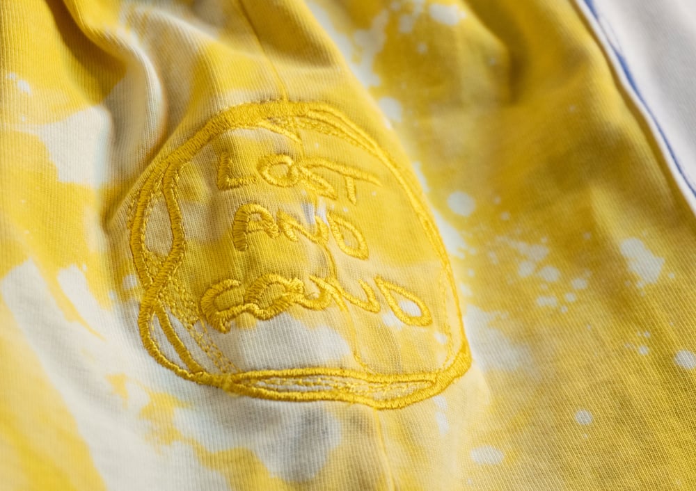 Image of Tee shirt manches longues LOST & FOUND bleu et jaune