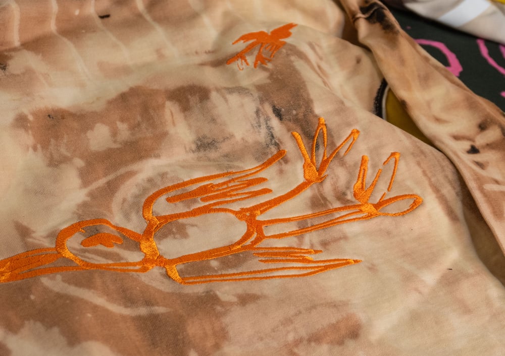 Image of Tee shirt manches longues LOST & FOUND noire et jaune 