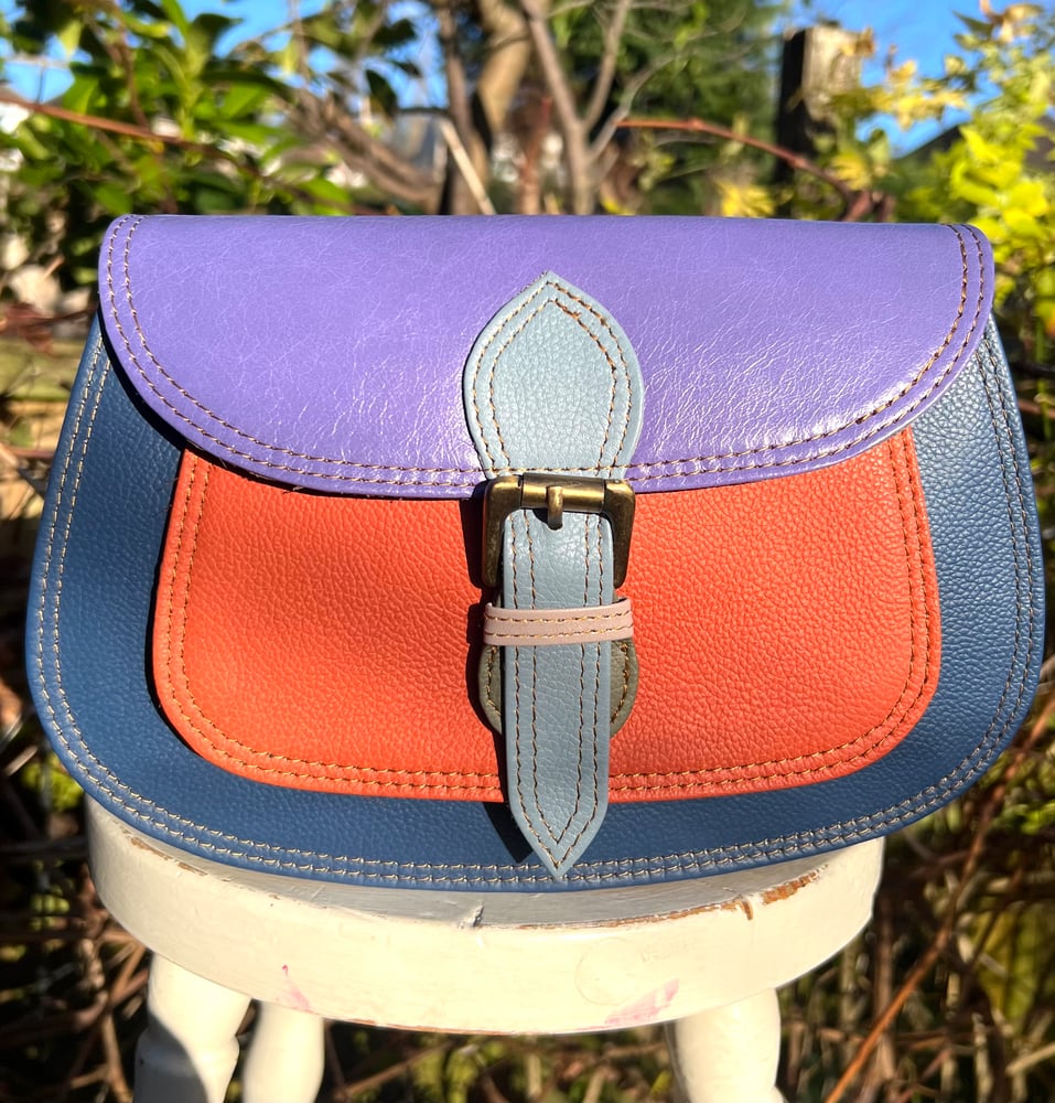 Image of Medium Saddle #48B