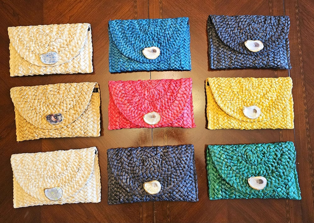 Image of Boho Straw Clutch: Handmade Woven Handbag with Oyster Shell