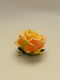 Image 1 of sample yellow rose clip