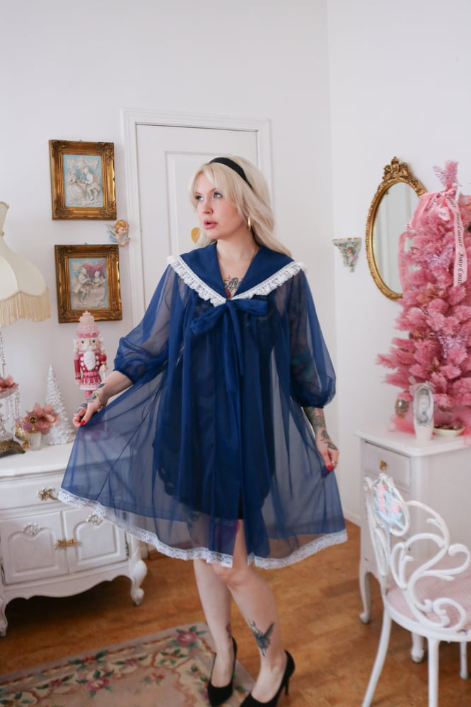 Image of Vintage 1960s Navy Blue Peignoir with Floral Lace (Small)