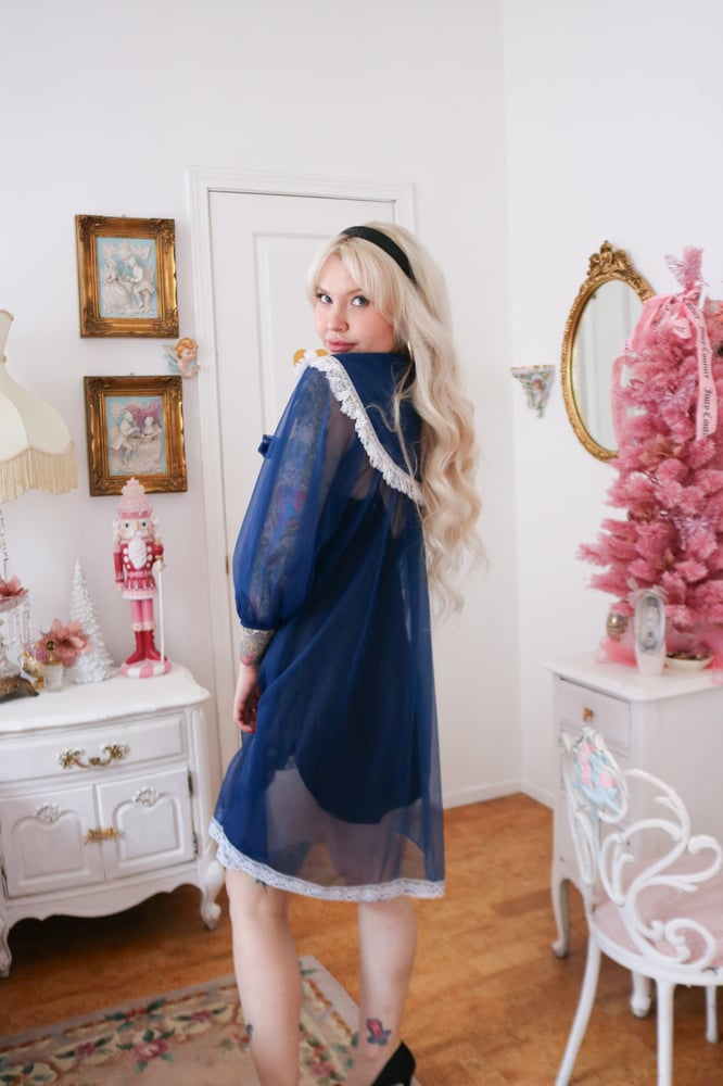 Image of Vintage 1960s Navy Blue Peignoir with Floral Lace (Small)