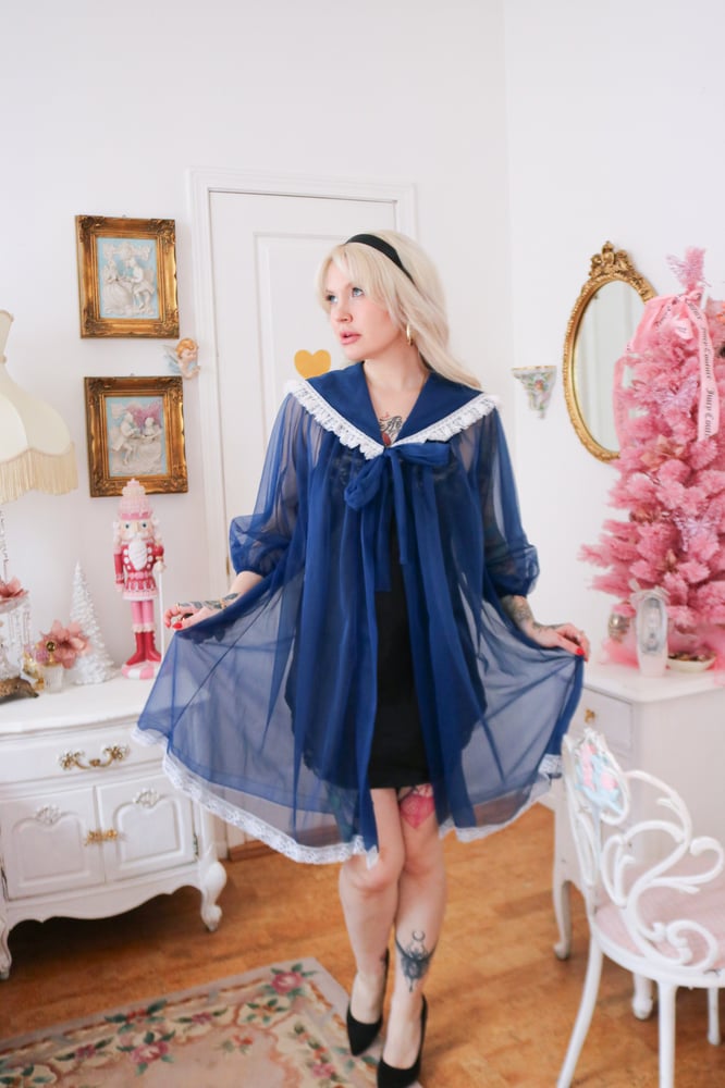 Image of Vintage 1960s Navy Blue Peignoir with Floral Lace (Small)