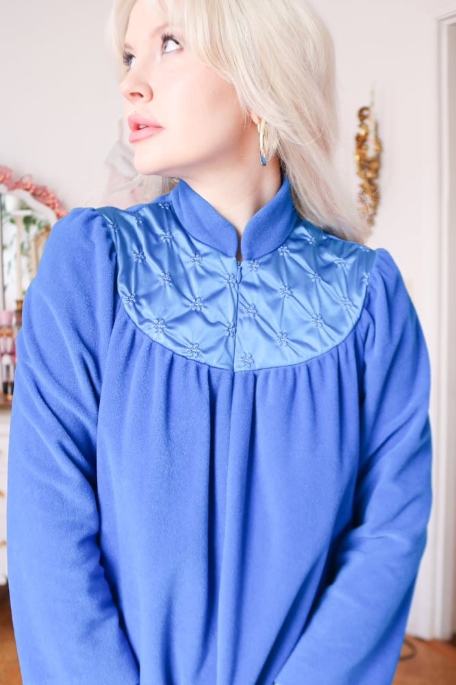 Image of Vintage 1980s Cobalt Blue Winter Zip Up House Coat (XS) 