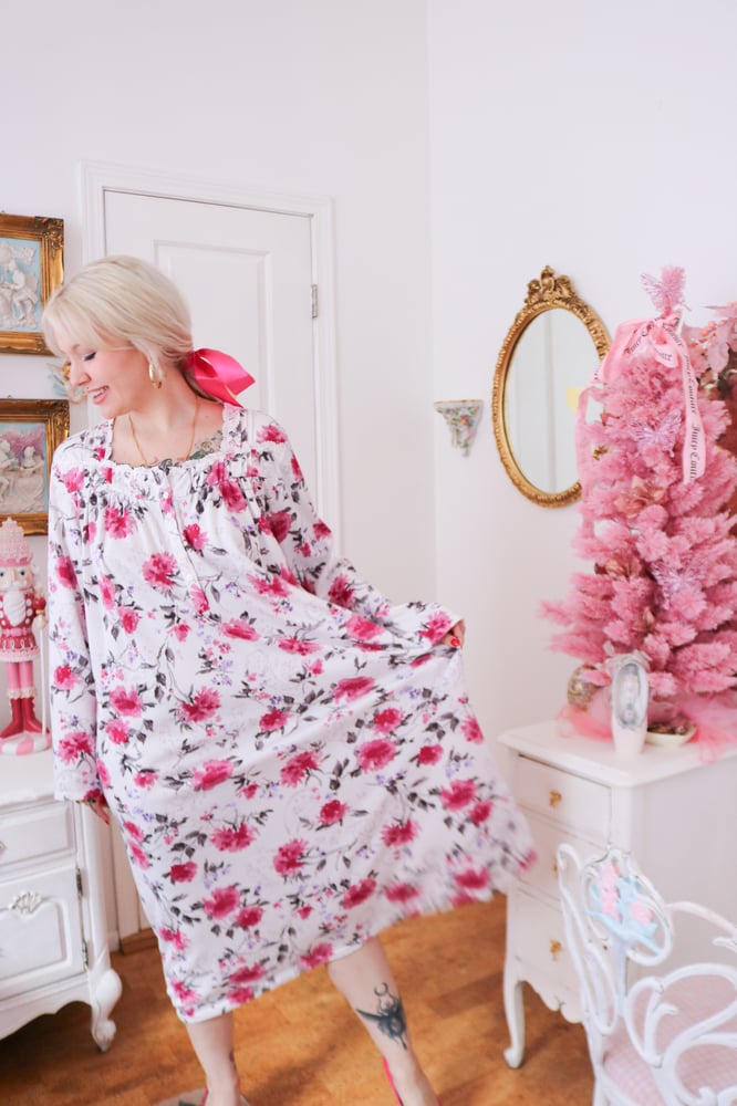 Image of Cozy Secret Treasures Floral Long Sleeve Winter Nightgown (XL) 