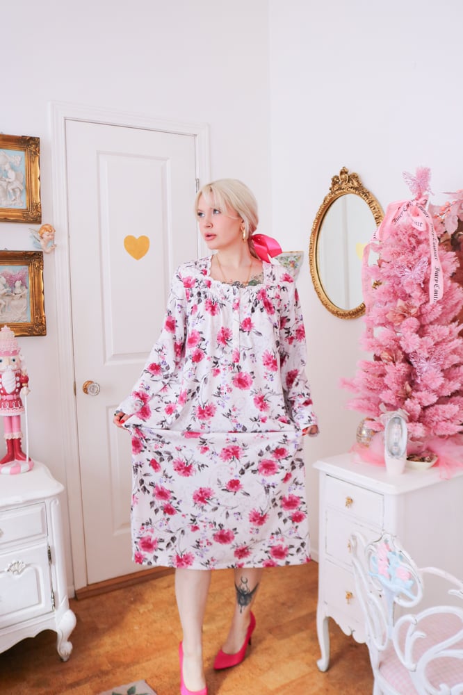 Image of Cozy Secret Treasures Floral Long Sleeve Winter Nightgown (XL) 