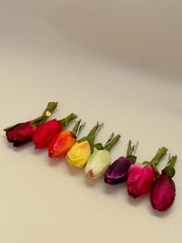 Image 2 of sample tulip clip