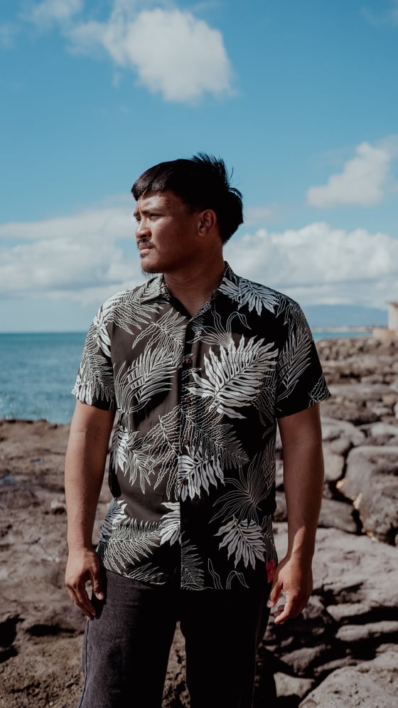 Image of Hapu'u Black Aloha Shirt 
