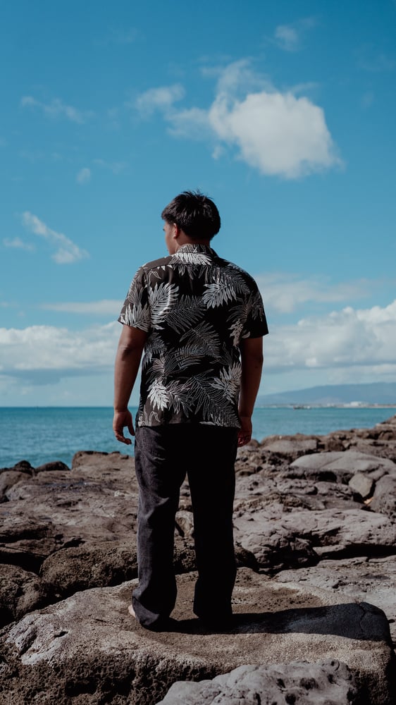 Image of Hapu'u Black Aloha Shirt 