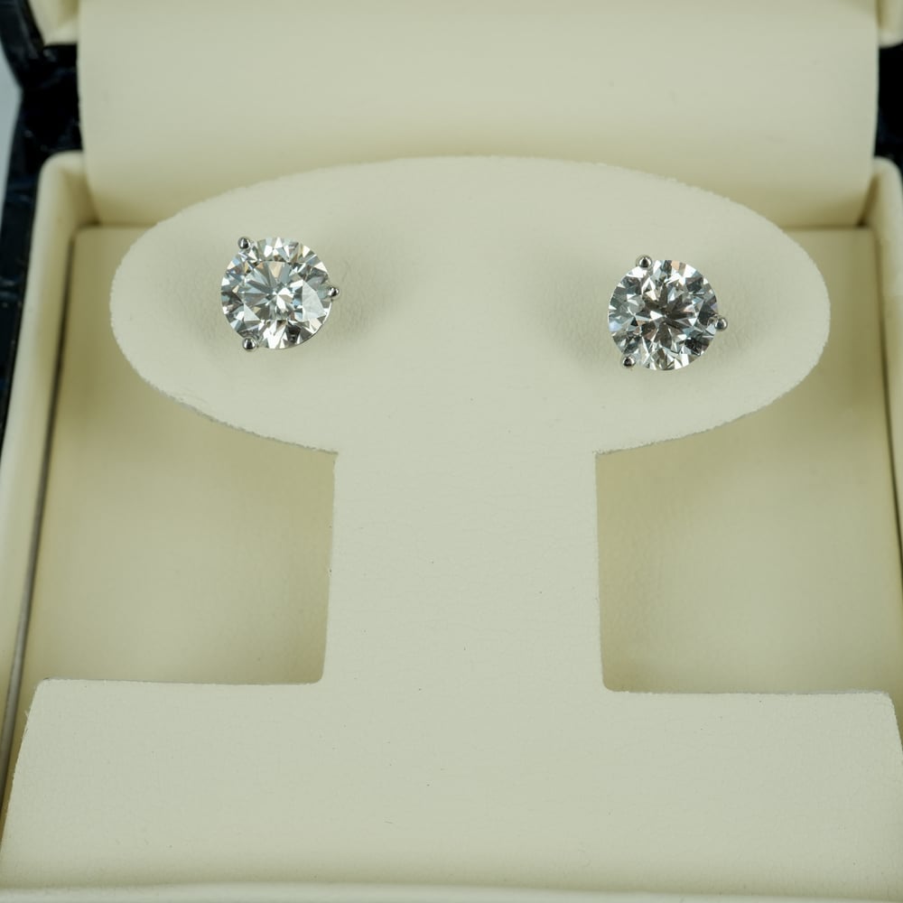 Image of 14ct White Gold Lab Diamond Stud Earrings. 2 = 3ct EVVS2 XXX Total Weight. TP7
