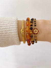 Image 3 of Bracelet PEONIE // Fleur Ambre et perles œil de tigre 