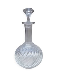 Image 1 of Carafe en cristal moulé Baccarat modèle Bambou Tors