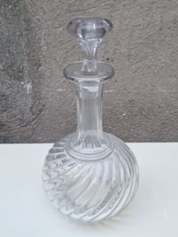 Image 2 of Carafe en cristal moulé Baccarat modèle Bambou Tors
