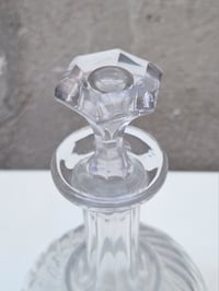 Image 3 of Carafe en cristal moulé Baccarat modèle Bambou Tors