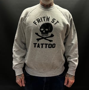 Image of Skull and crossbones sweatshirt - Grey
