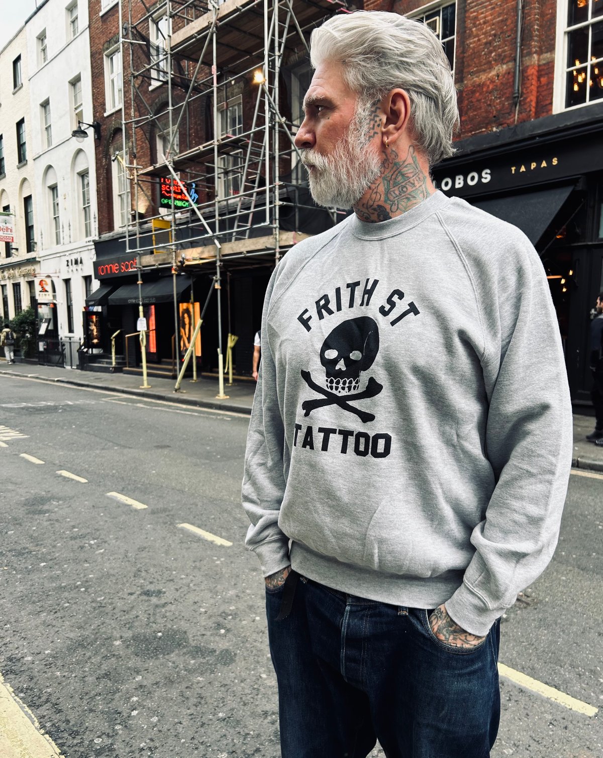 Image of Skull and crossbones sweatshirt - Grey