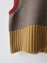 Image 4 of "JANE" VEST_100% EXTRAFINE MERINO PLANT DYED