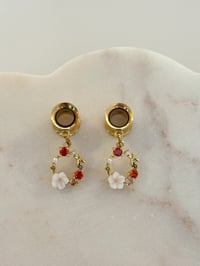 Image 1 of Christmas Wreaths (Gold)