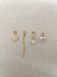 Image 1 of Ensemble 4 charms PEONIE rose 