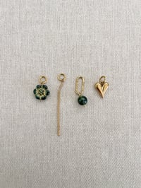 Image 1 of Ensemble 4 charms PEONIE vert foncé  