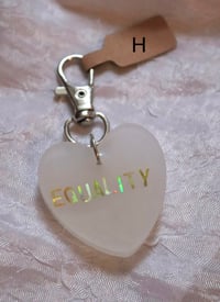 Image 7 of statement schlüsselanhänger