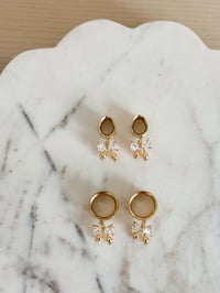 Image 2 of Crystal Rosebud Bows (Gold)