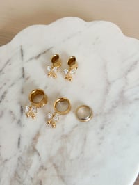 Image 3 of Crystal Rosebud Bows (Gold)