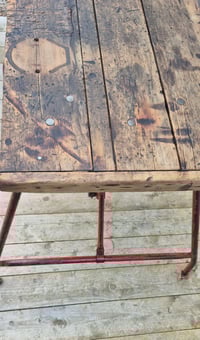 Image 5 of Ancien établi de plombier pliant, en bois et métal