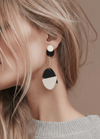 Image 7 of GENEVIÈVE