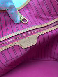 Image 14 of Louis Vuitton Neverfull MM Monogram Dark Pink 