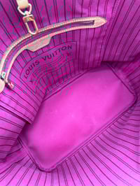Image 12 of Louis Vuitton Neverfull MM Monogram Dark Pink 