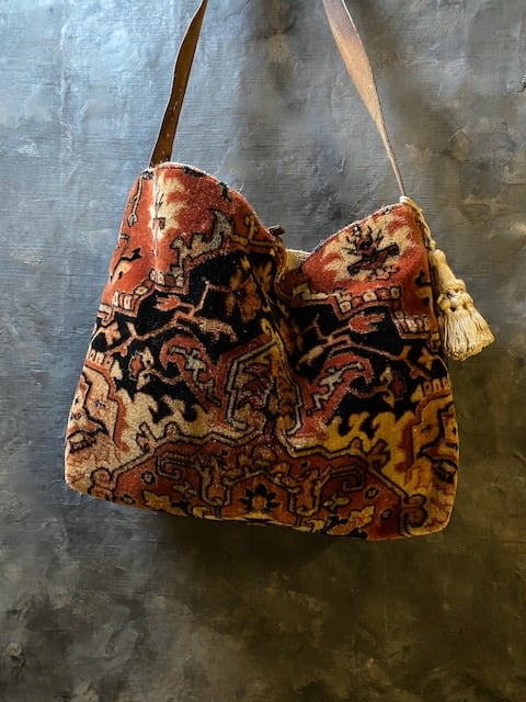 Image of carpet bag - no. 20
