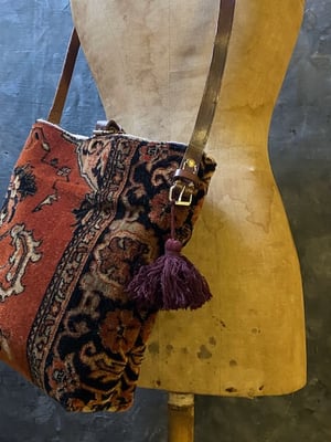 Image of carpet bag - no. 21