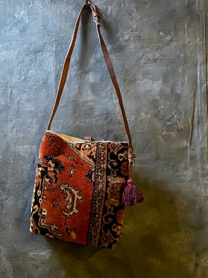 Image of carpet bag - no. 21