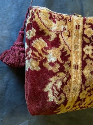 Image of carpet bag - no. 22