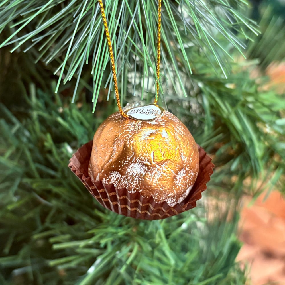 Image of Ceramic Ferrero Rocher 