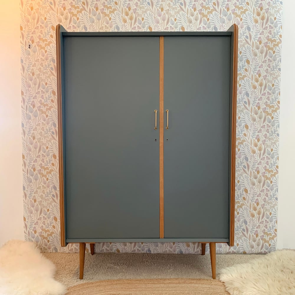 Image of VENDUE/SOLD OUT Armoire Pieds Compas Mellow