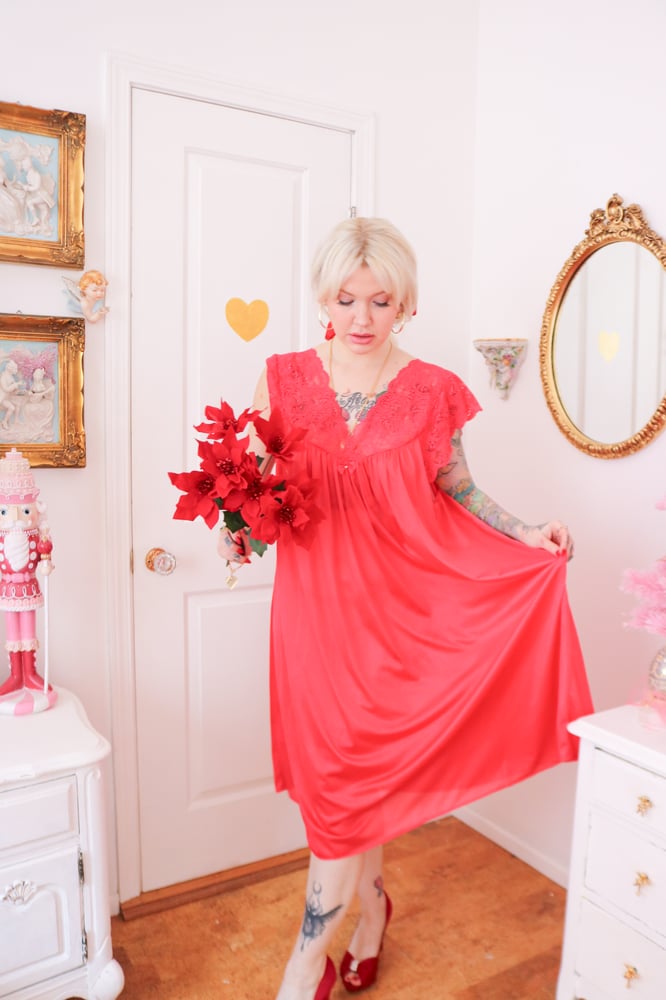 Image of 90s Shadowline Rosy Red Billowing Nightgown (2X)