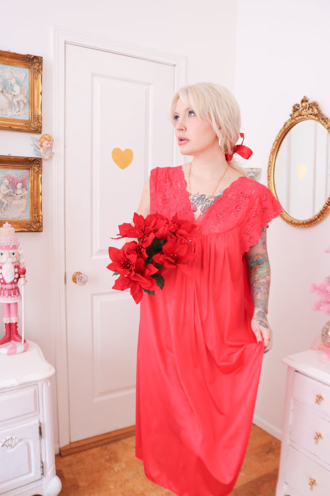 Image of 90s Shadowline Rosy Red Billowing Nightgown (2X)