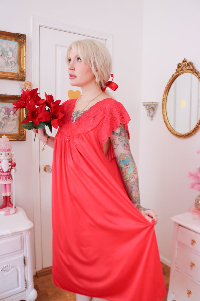 Image of 90s Shadowline Rosy Red Billowing Nightgown (2X)