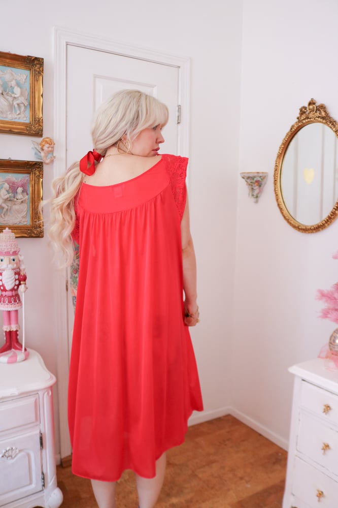 Image of 90s Shadowline Rosy Red Billowing Nightgown (2X)