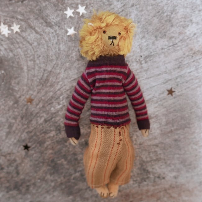 Lionel, a casually dressed lion 