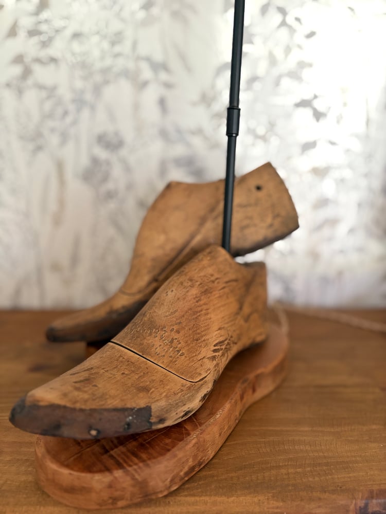 Image of Lampe embauchoirs anciens - Pinochio – création unique 